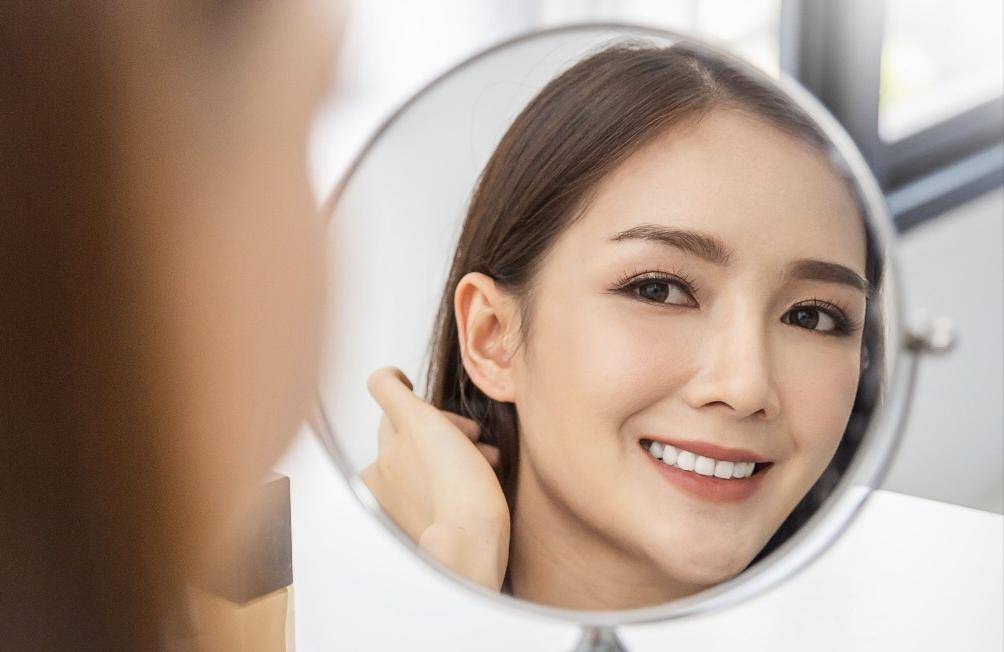 Cara Merawat Kulit agar Bebas Jerawat, Selalu Terhidrasi, dan Sehat