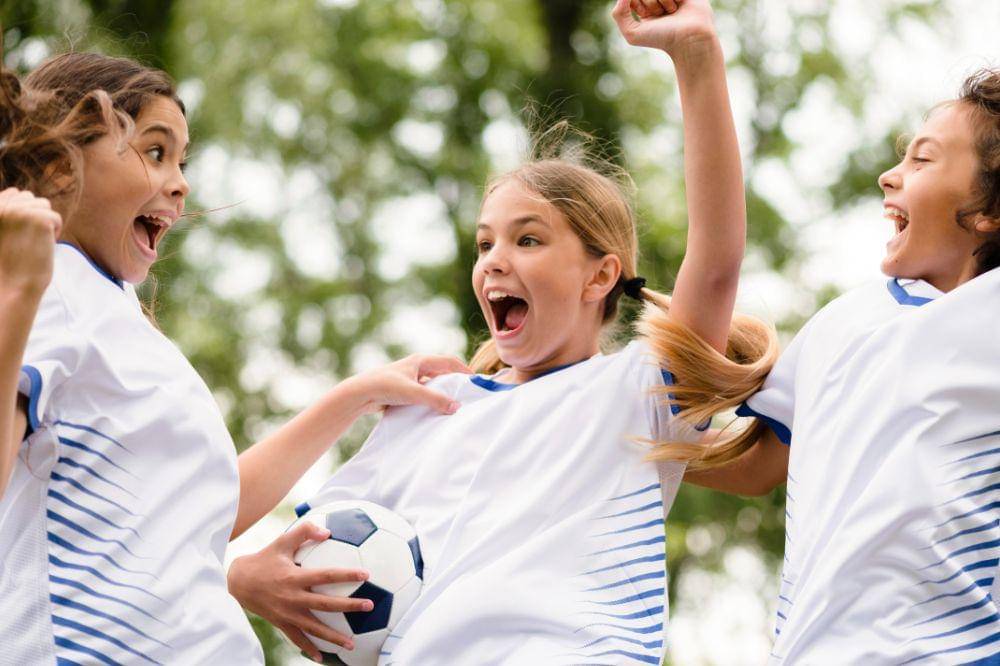 Anak-anak mengikuti klub olaharaga