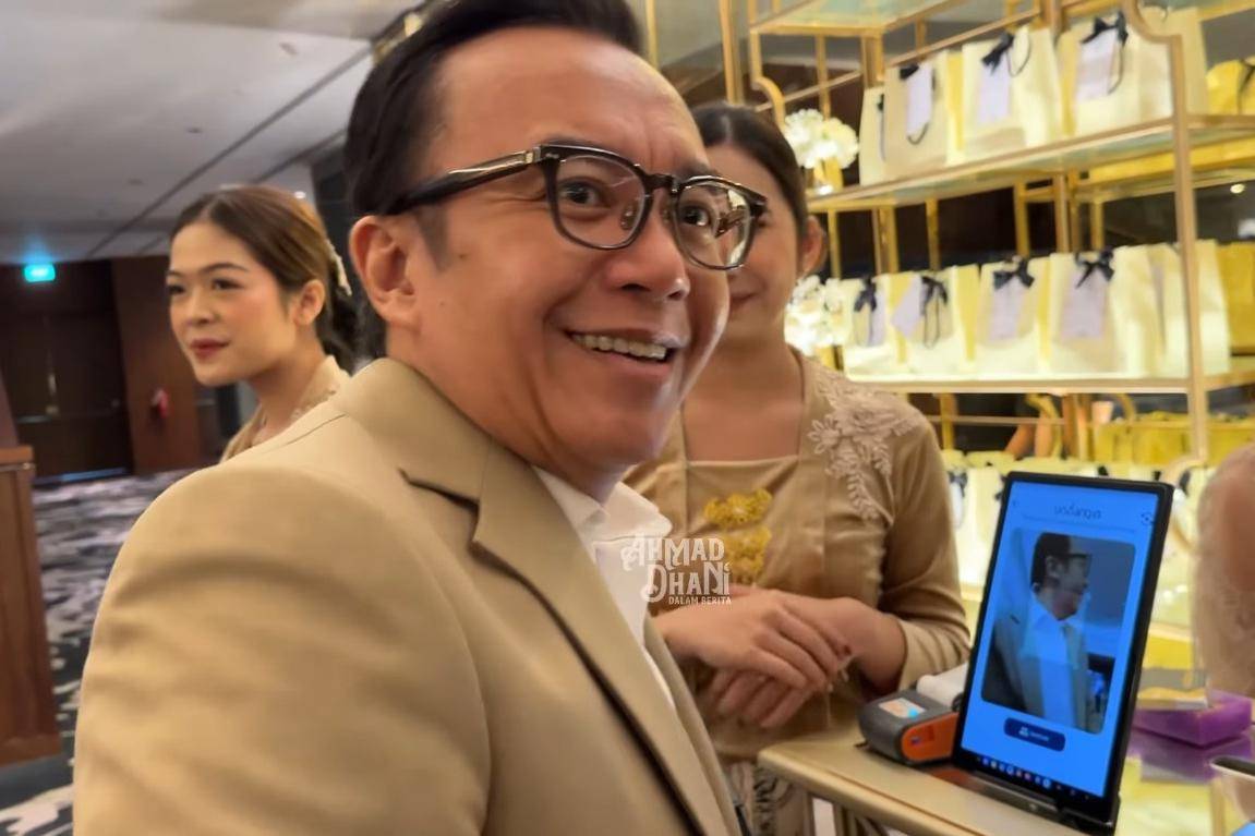Gaya Tamu Artis di Akad Nikah Al Ghazali dan Alyssa Daguise 7.jpg