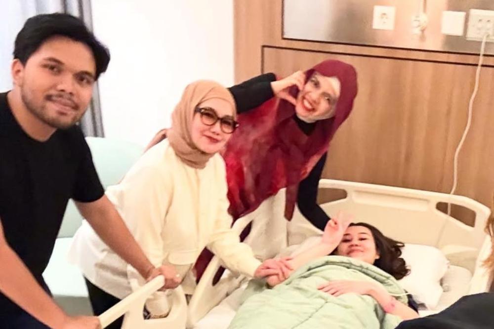 Aaliyah Massaid Melahirkan, Reza Artamevia Ingin Dipanggil Ini oleh Cucunya!