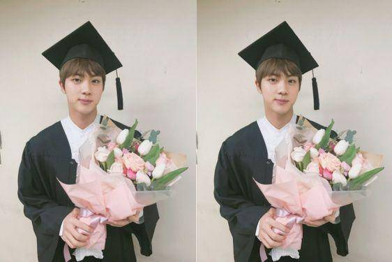 10 Foto Transformasi Jin BTS, Pernah Tampil Bergaya Anak Punk!