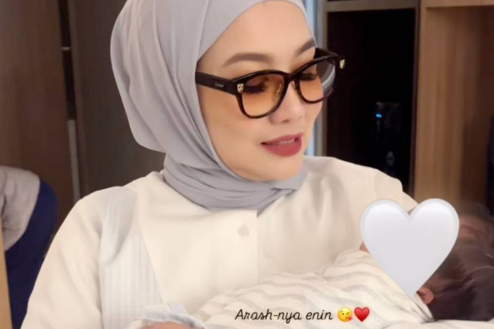 Reza Artamevia menikmati perannya sebagai seorang nenek.png