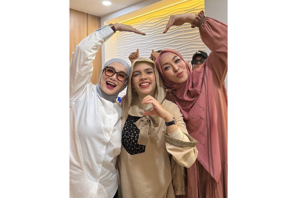 Bahagianya Reza Artamevia Jadi Nenek 6.png