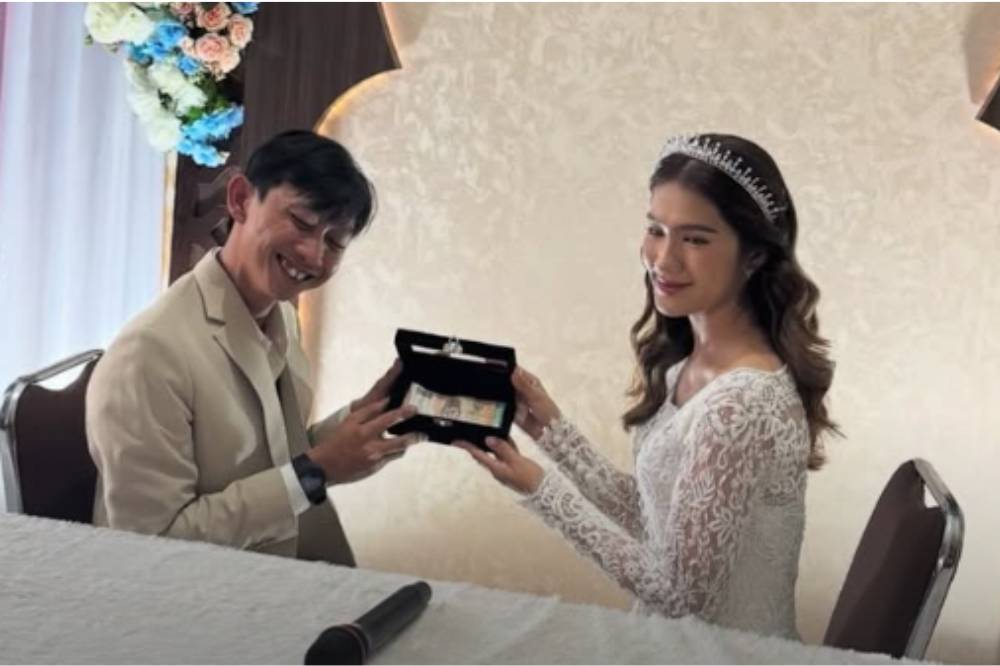 5 Fakta Pernikahan Yono Bakrie dengan Vini Caroline