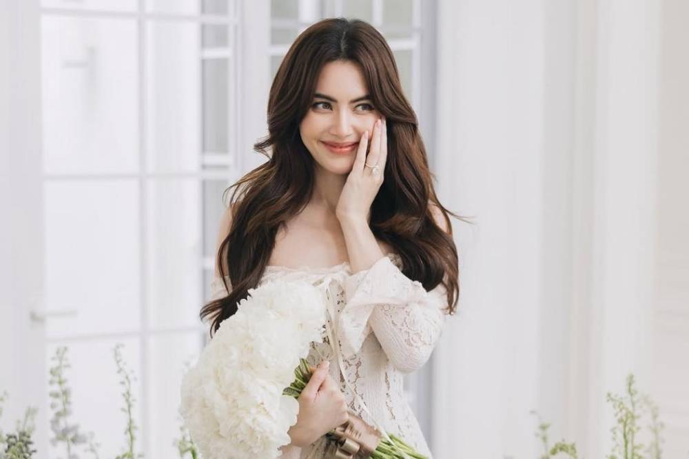 Fakta Keluarga Davika Hoorne, Dilamar Ter Chantavit