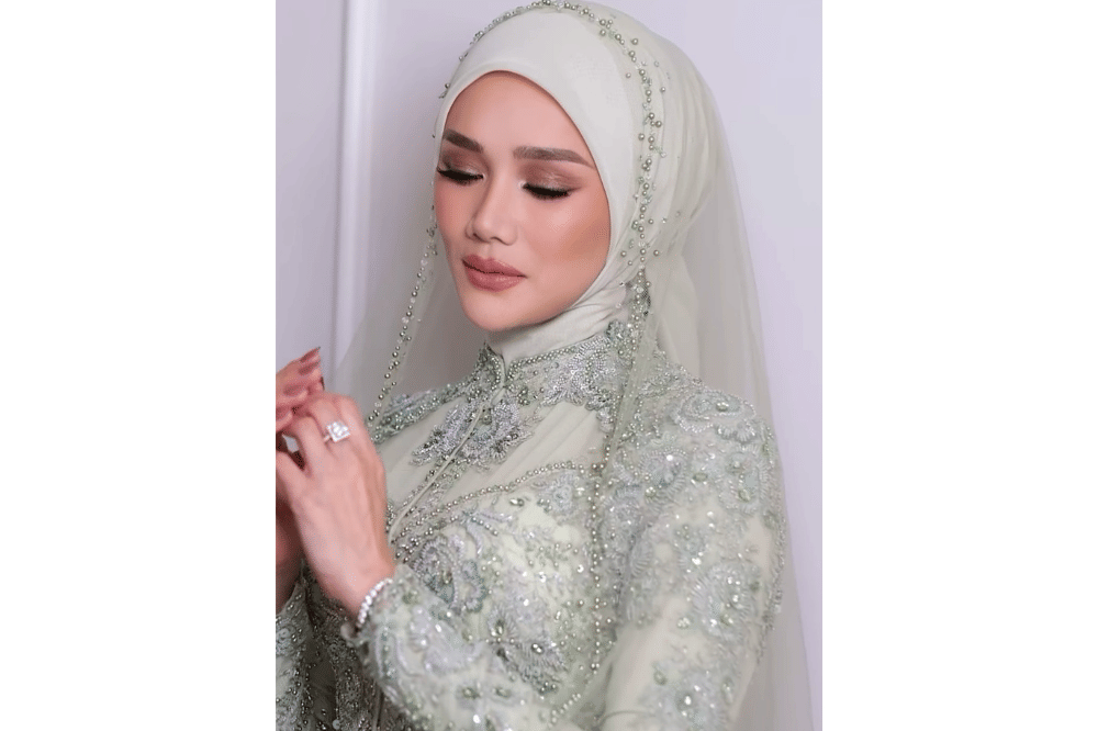 Ahmad Dhani dan Mulan Jameela  (4).png