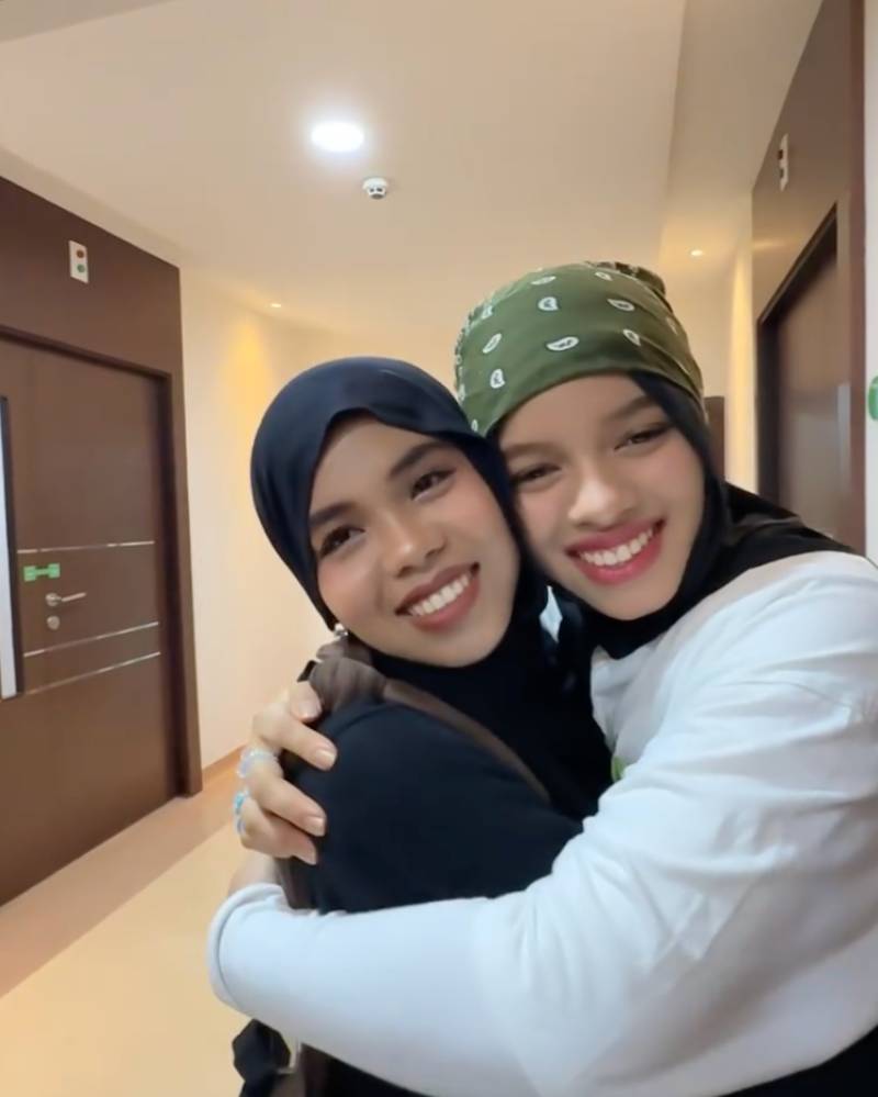 Momen Sajidah dan Iyyah yang tak sabar ketemu Baby Arash.png