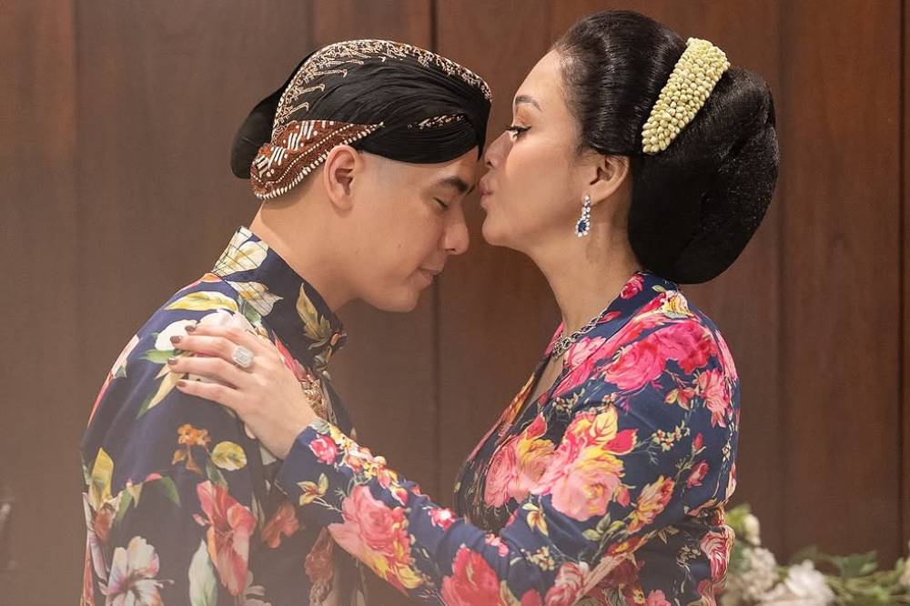 Foto Doa Maia Estianty untuk Pernikahan Al