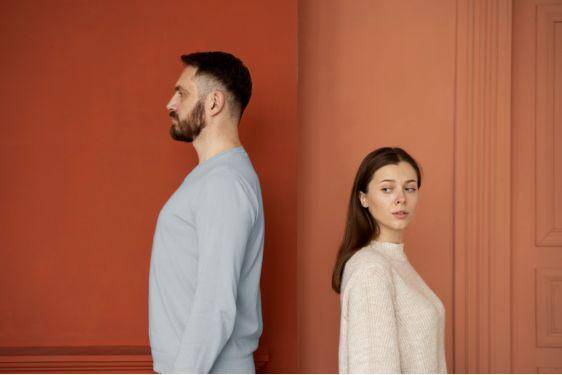 Makna Lagu 'Colourway' Novo Amor dan Artinya, Ketidakpastian dalam Hubungan 5.jpg