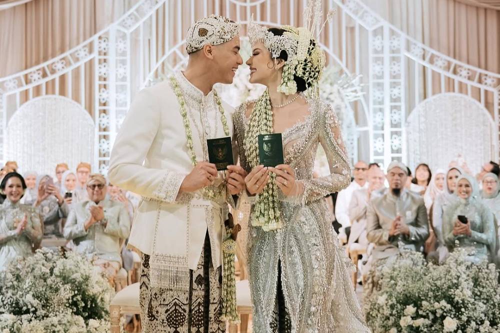 Foto Doa Maia Estianty untuk Pernikahan Al