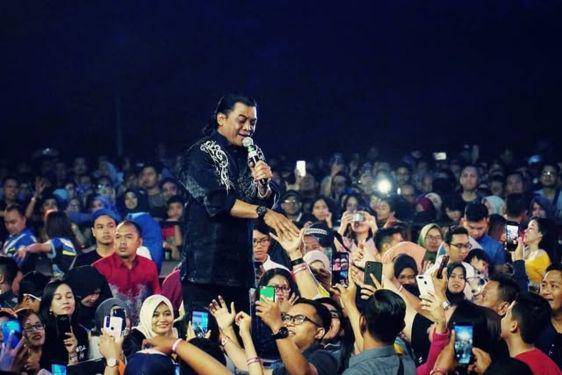 11 Artis yang Meninggal saat di Puncak Karir, Ada Gustiwiw 2.jpg