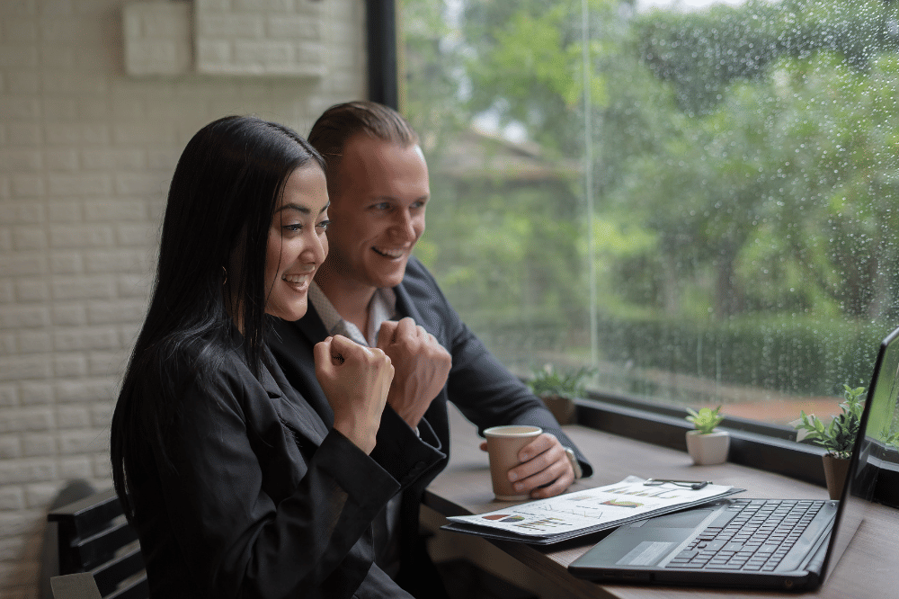 Kebiasaan Kecil yang Memicu Perselingkuhan di Kantor