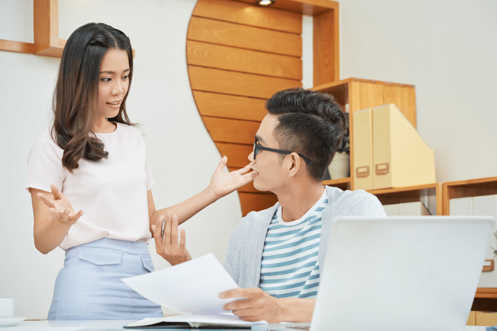 Kebiasaan Kecil yang Memicu Perselingkuhan di Kantor