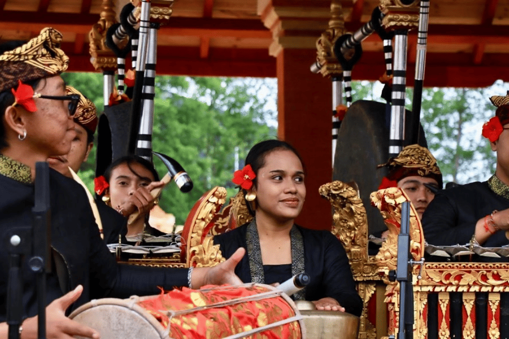 Gamelan Bali di Polandia