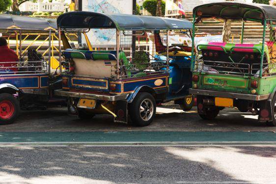 Cara Naik Tuk-tuk di Thailand, Berapa Harganya_ Cek di Sini! 3.jpg