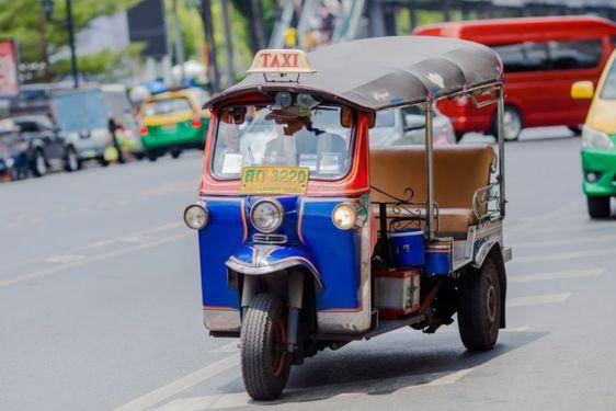 Cara Naik Tuk-tuk di Thailand, Berapa Harganya_ Cek di Sini! 4.jpg