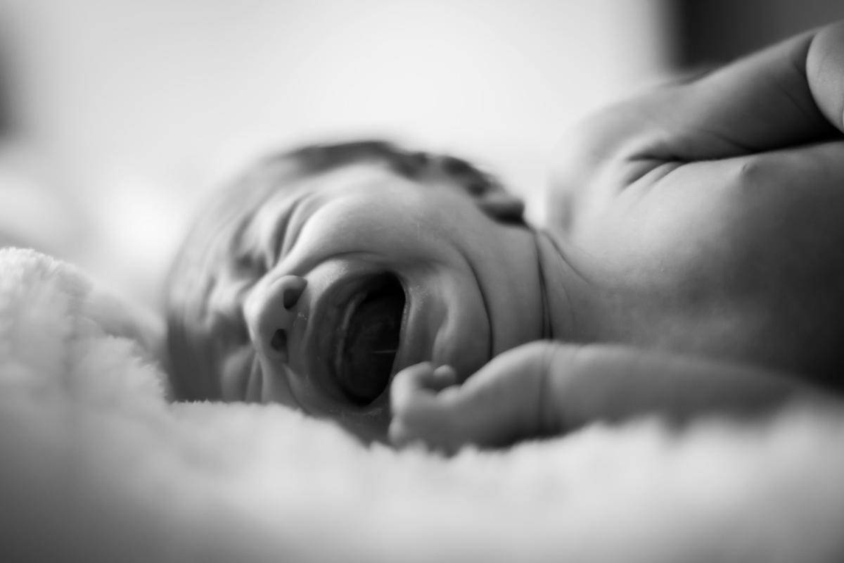 Ilustrasi bayi demam (Unsplash.com/ Jessica Hearn)