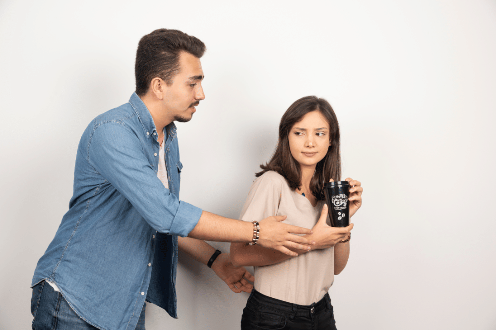 Tanda Pasangan Menangis Diam-Diam