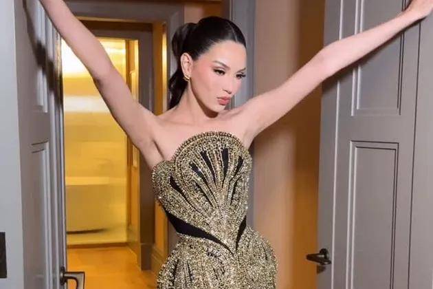Detail Gaun hingga Make Up Alyssa Daguise saat After Party Pernikahan 