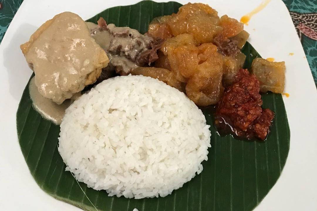 7 Tempat Wisata Kuliner Malam Jogja Terdekat, Sajian Rasa Legendaris