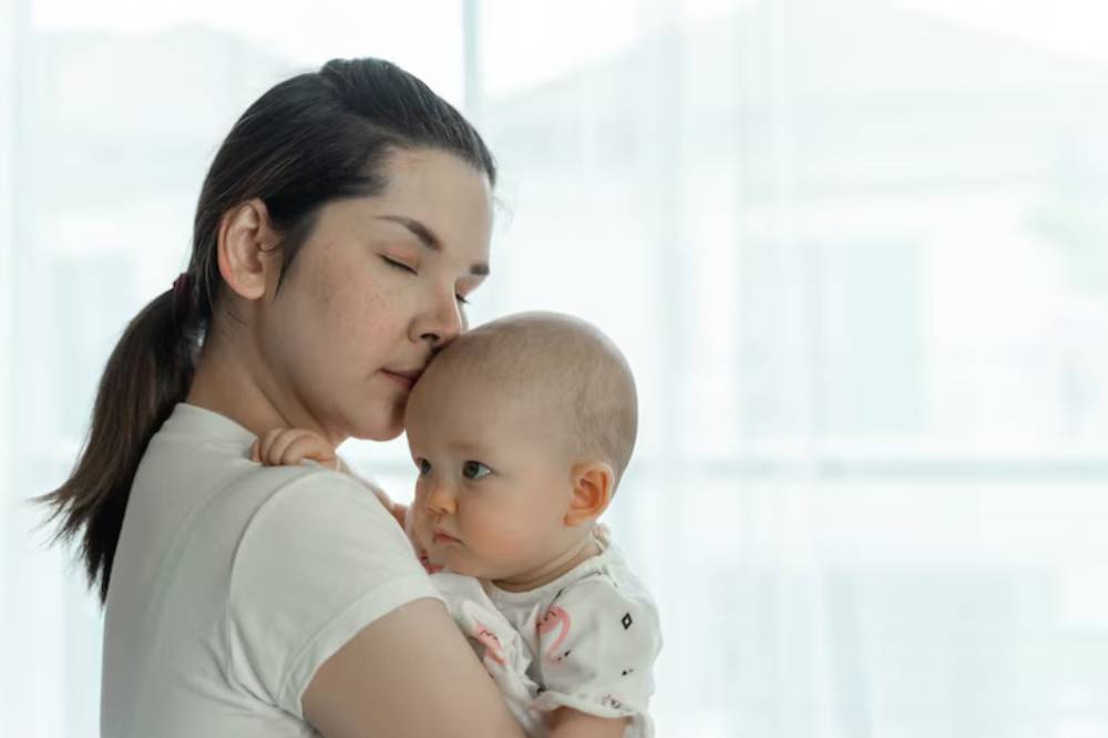 Tips untuk Meningkatkan Perkembangan Sosial Emosional pada Bayi 9.png