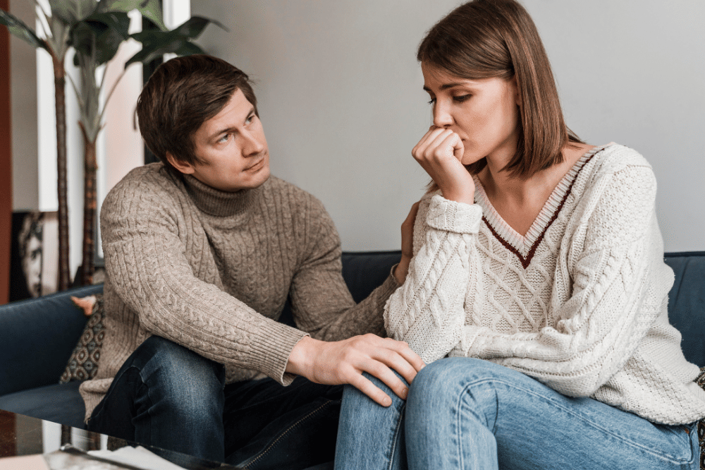 Tanda Pasangan Menangis Diam-Diam