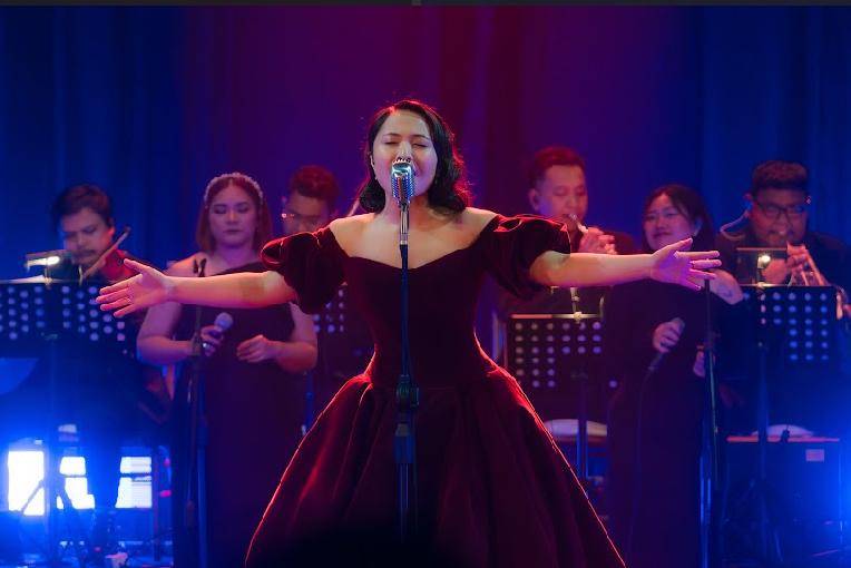 Bernadya Sapa Fans Lewat Konser Babak Penutup: Untungnya, Untungnya