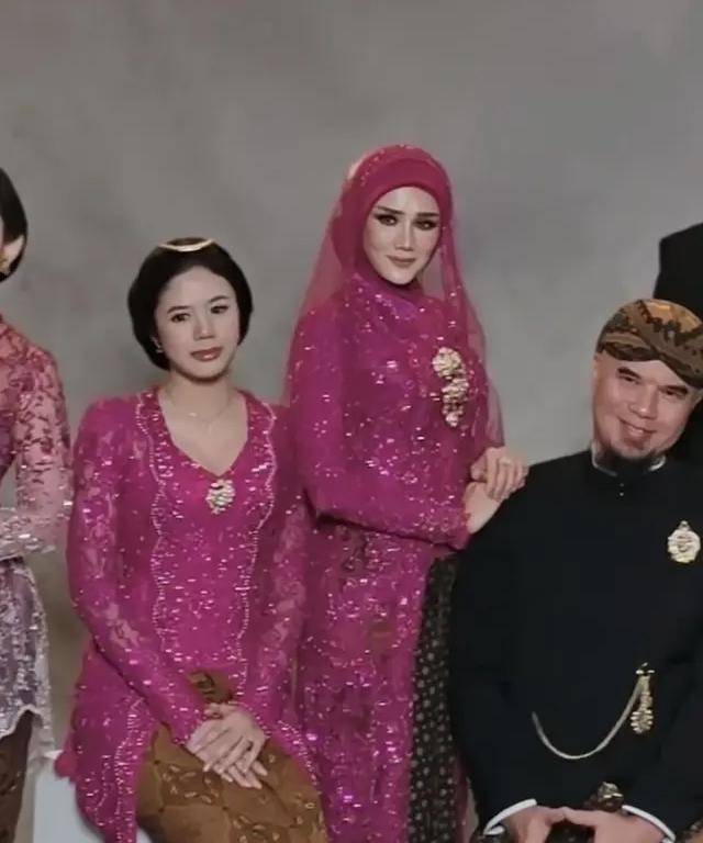 Fashion hingga Make Up Mulan Jameela di Acara Ngunduh Mantu 4.jpg