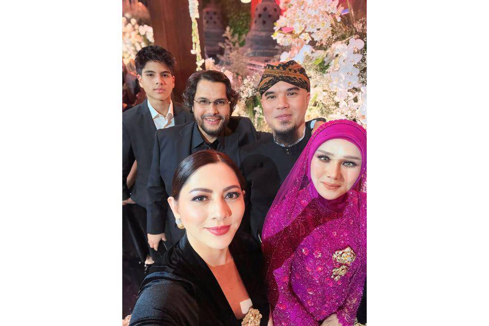 potret mulan jameela 3.jpg