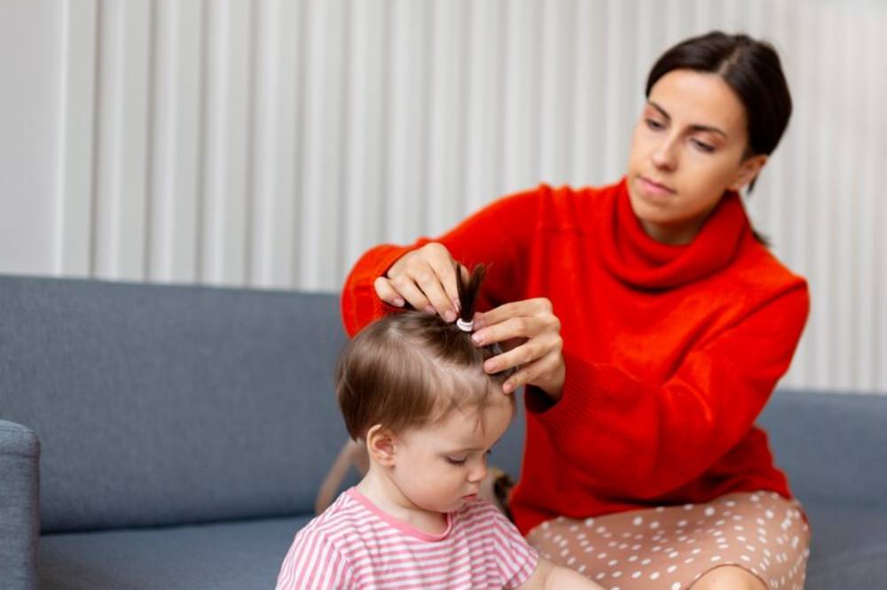 Penyebab Rambut Bayi Tumbuh Tidak Rata Menurut Dokter 3.png