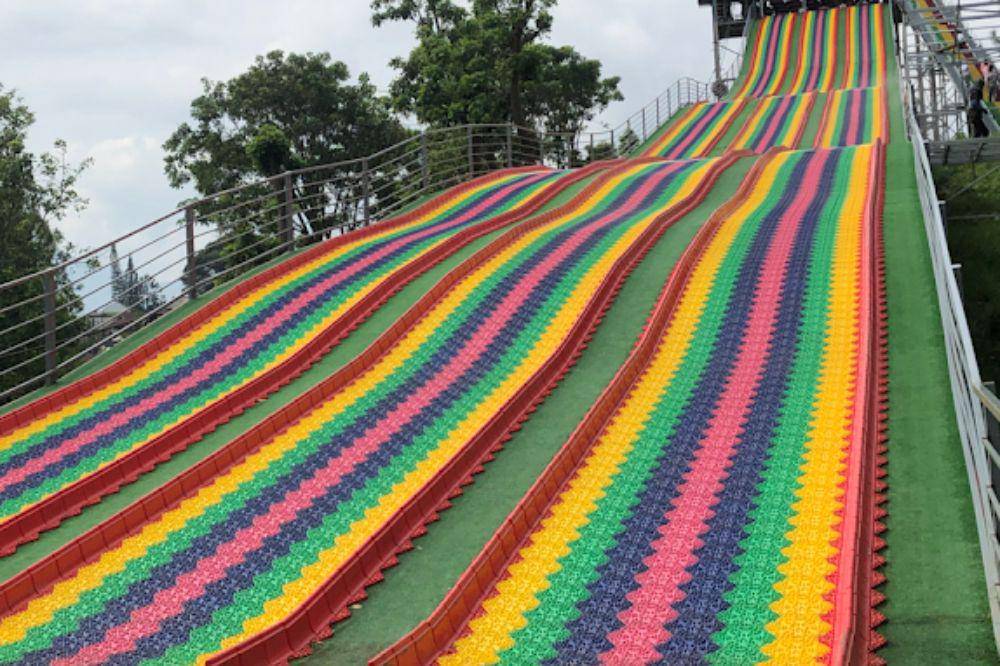 10-Rekomendasi Perosotan Warna-Warni yang Seru untuk Anak.jpg