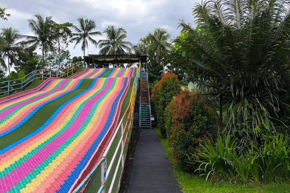 1-Rekomendasi Perosotan Warna-Warni yang Seru untuk Anak.jpg