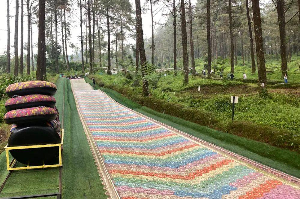 7-Rekomendasi Perosotan Warna-Warni yang Seru untuk Anak.jpg