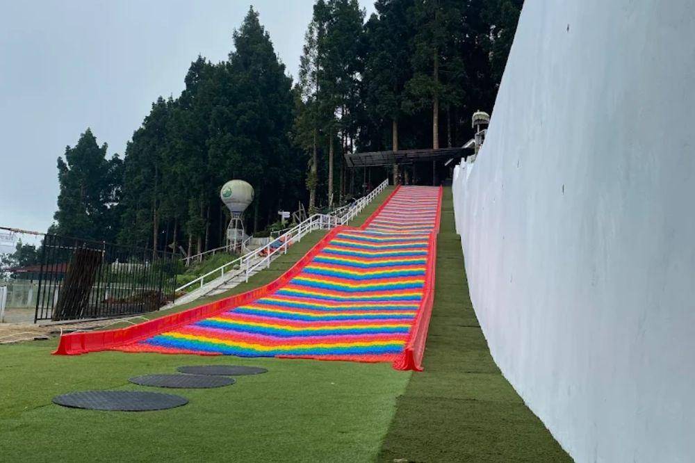 8-Rekomendasi Perosotan Warna-Warni yang Seru untuk Anak.jpg