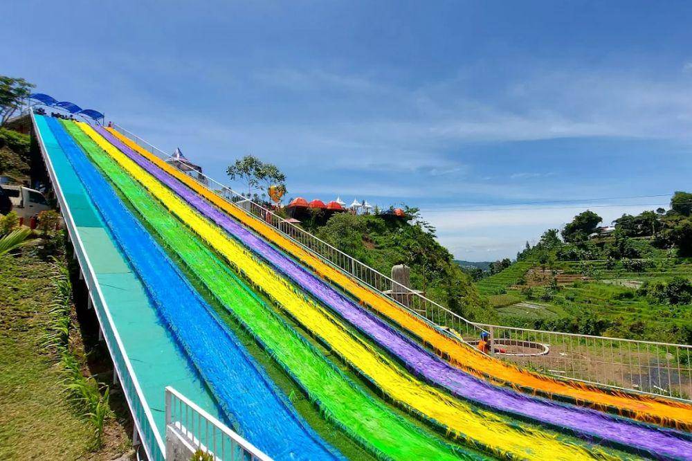5-Rekomendasi Perosotan Warna-Warni yang Seru untuk Anak.jpg