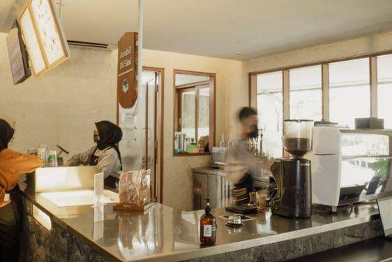 9 Cafe 24 Jam Malang Terdekat, Spot Nugas Comfy Semalaman