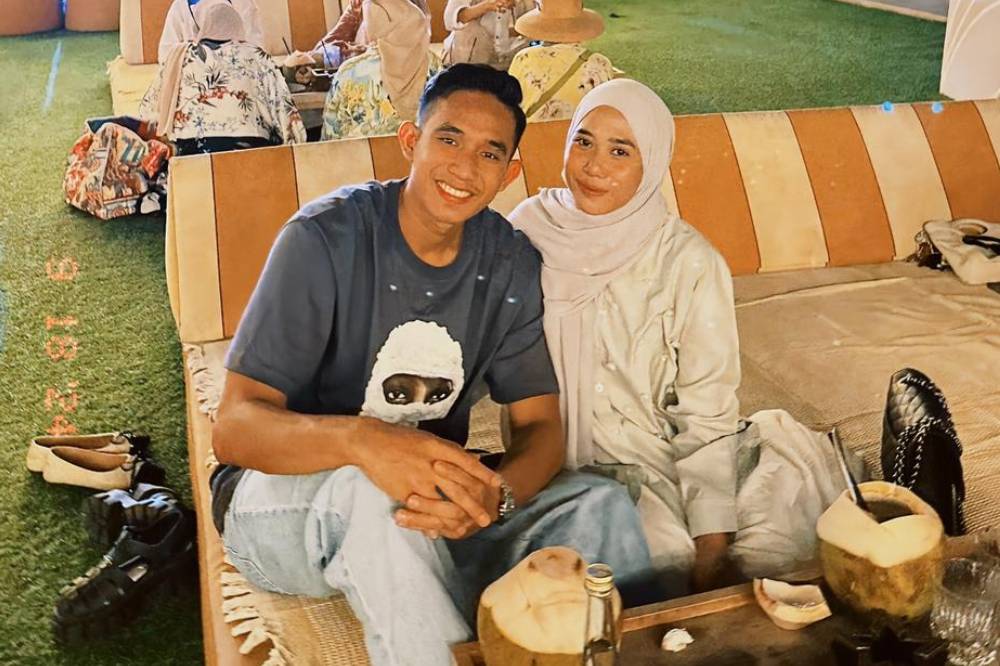 Rizky Ridho dan istri
