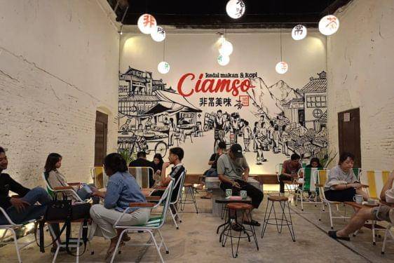 8 Cafe 24 Jam Surabaya Terdekat, Spot Nongkrong Seru Semalaman