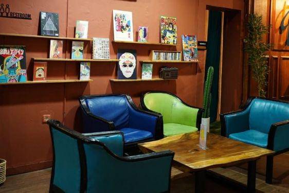 9 Cafe 24 Jam Bandung Terdekat, Sensasi Ngopi Malam di Hutan Pinus