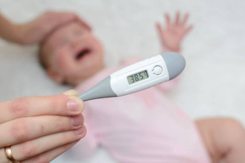Bayi sedang demam .png