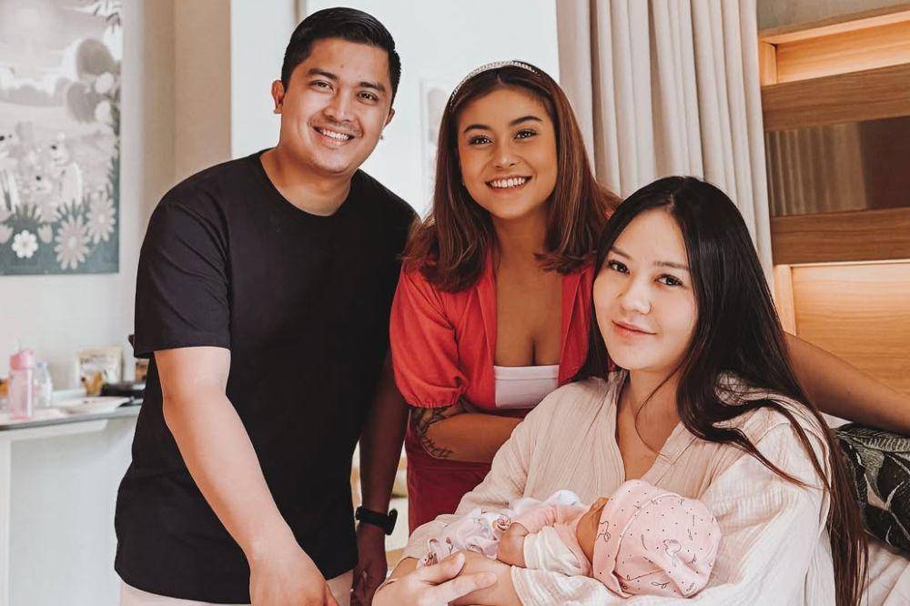 Awkarin Kunjungi Sarah Gibson setelah Melahirkan, Beri Pesan Manis untuk Sahabat (1).jpg