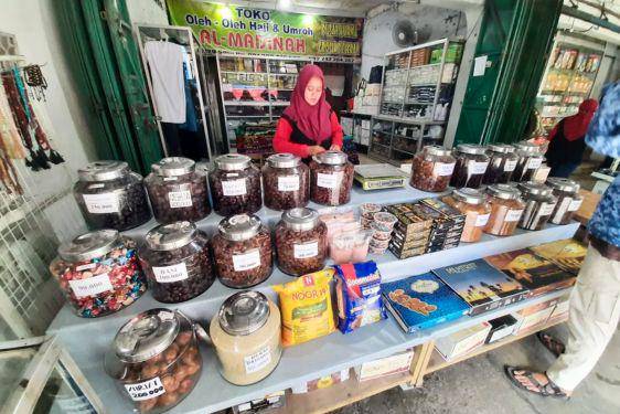 7 Toko Oleh-Oleh Haji dan Umroh Solo, Tersedia Kurma hingga Sajadah 2.jpg