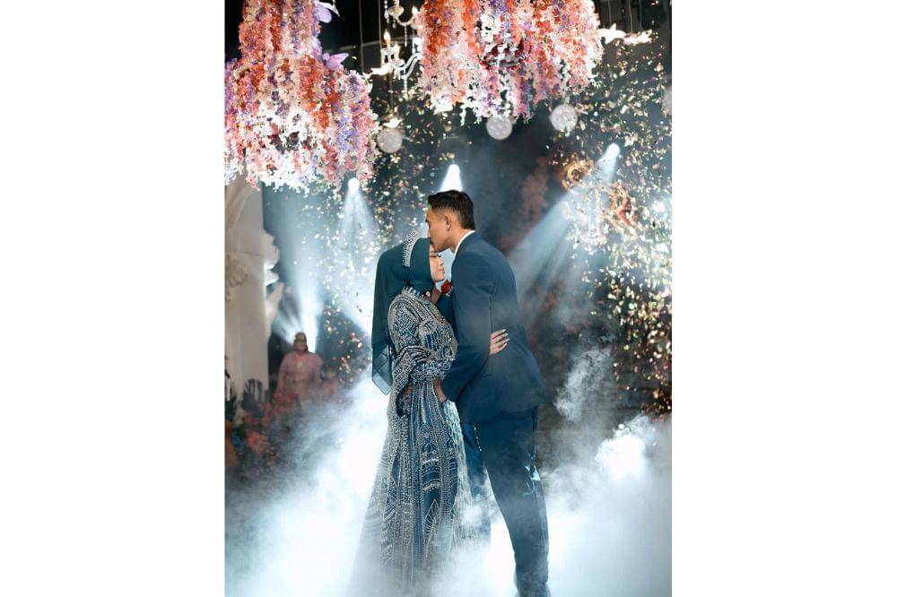 penampilan rizky ridho dan istri 7.jpg