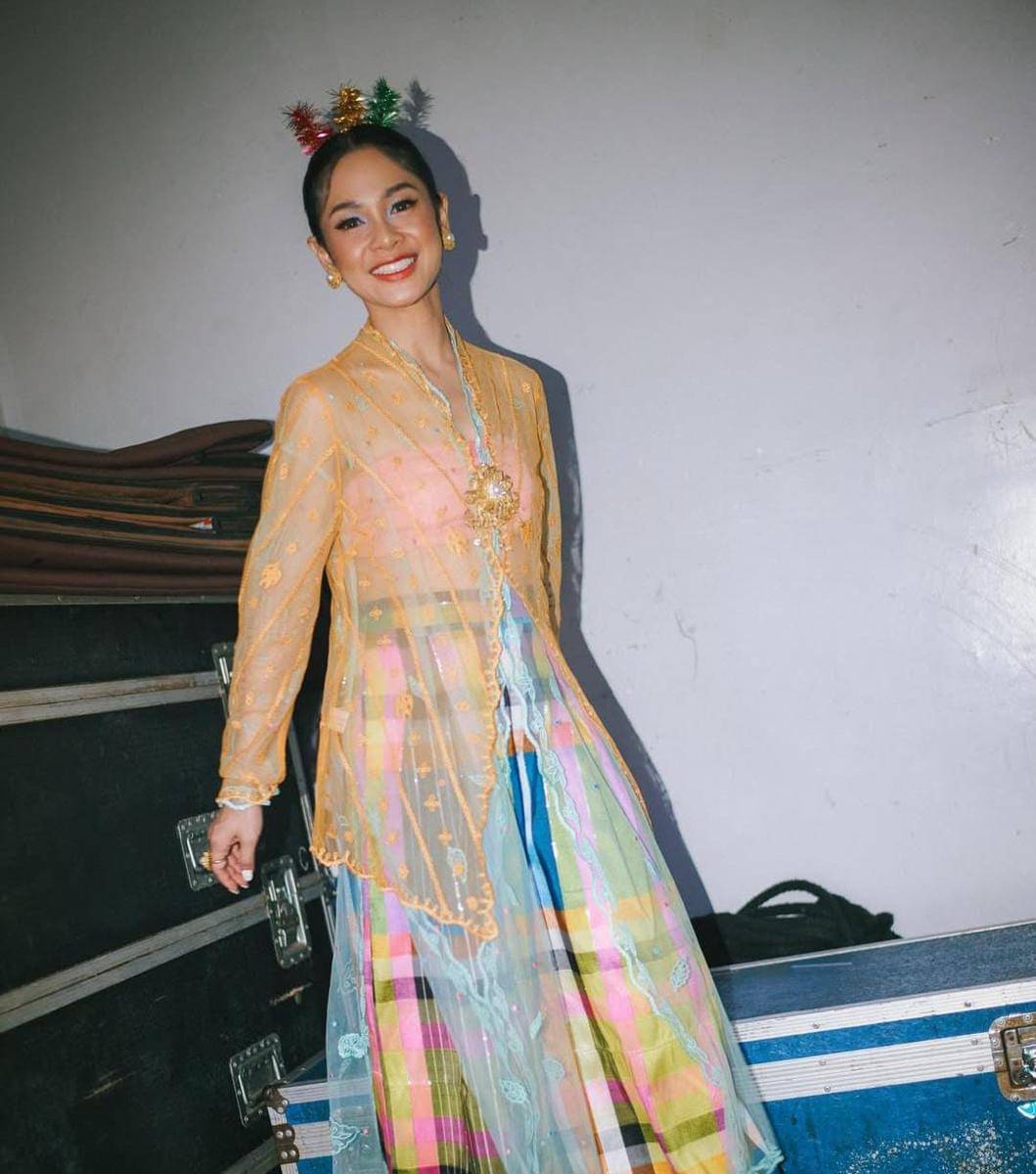 Gaya Andien berkebaya dalam HUT Jakarta