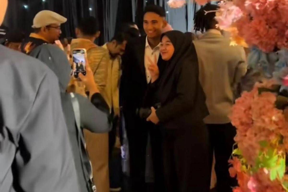 Pemain Timnas RI di Pernikahan Rizky Ridho 3.jpg