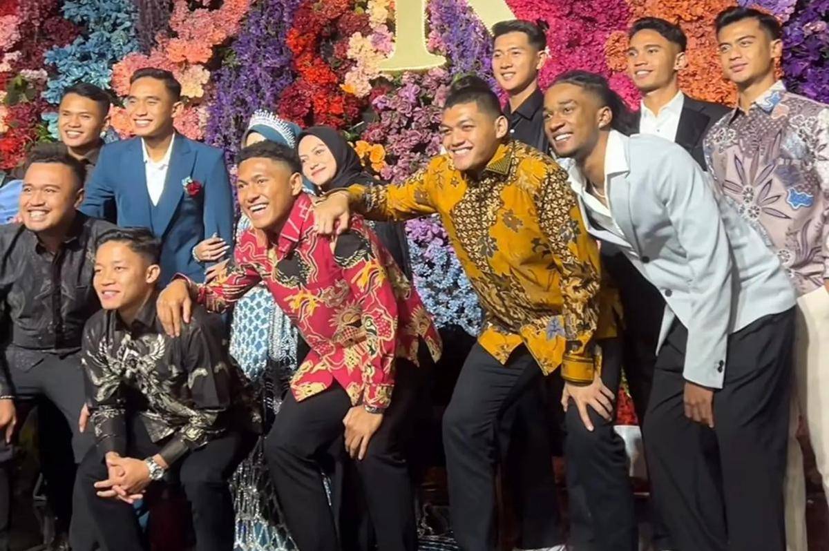 Pemain Timnas RI di Pernikahan Rizky Ridho 7.jpg