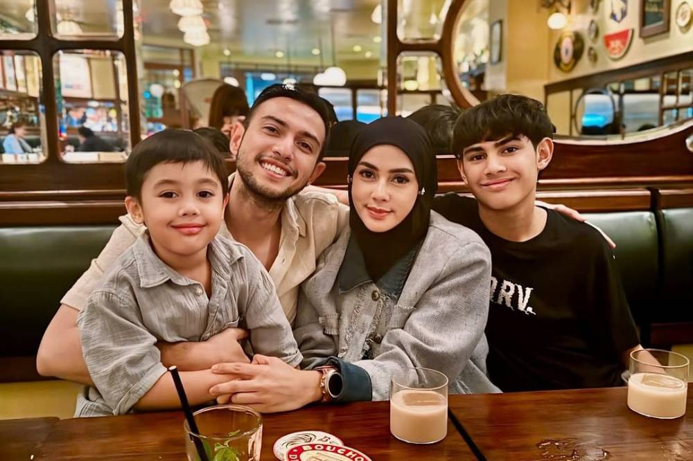 Foto keluarga Rifky balweel bersama Biby Alraen
