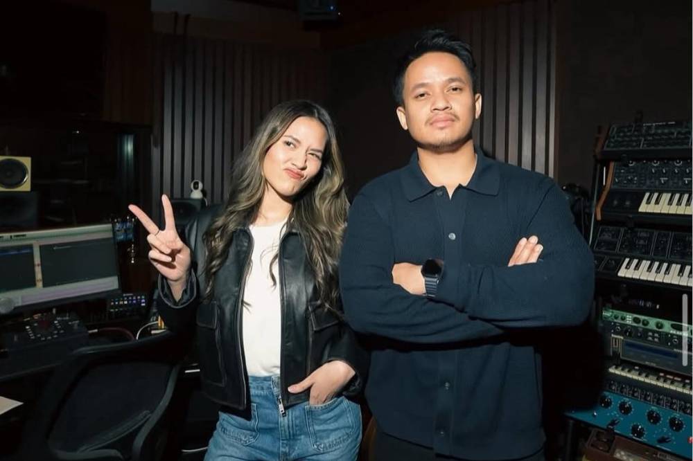 Lirik Lagu 'Awal Kisah Selamanya' Raisa feat Barsena Bestandhi