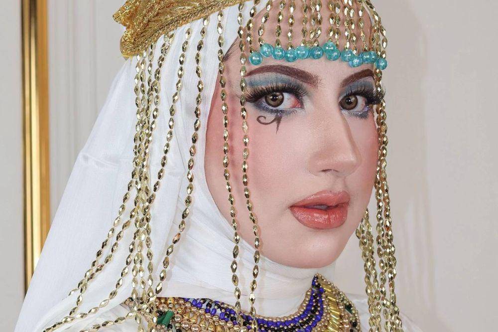 tasyi athasyia tren make up cleopatra
