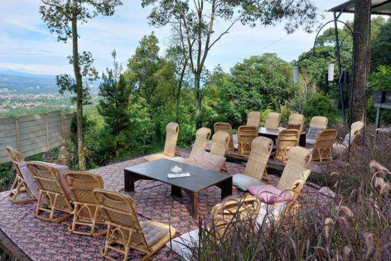 10 Tempat Wisata Kuliner Bogor Terdekat dengan View Memikat